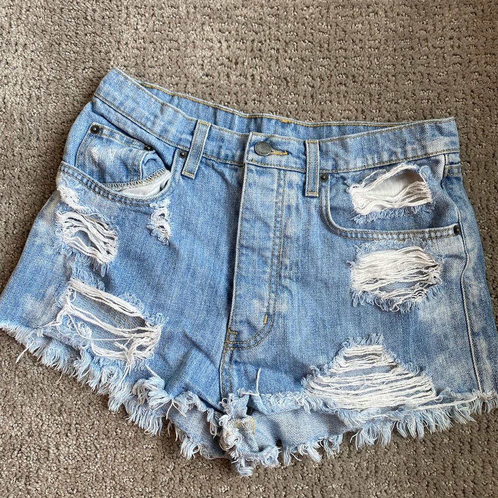 COPY - High waisted light wash distressed denim shorts